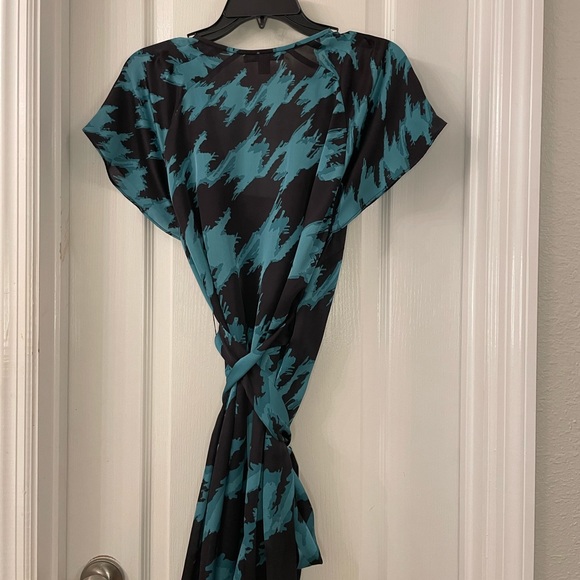 Banana Republic 8P teal & black wrap dress 100% silk shell 100% polyester lining - Picture 2 of 2